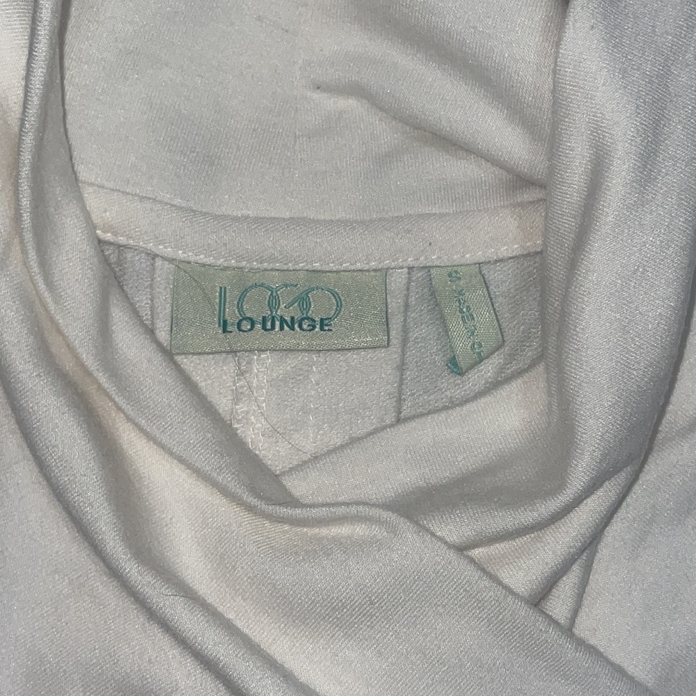 Logo Lounge Small - Picture 3 of 7